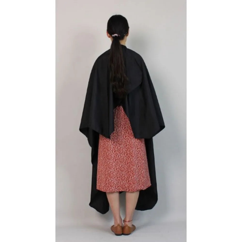 Black Waterproof Hairdressing Coat Gown Haircut Cloth for Barbershop Stylists Professional Hairdress Cape