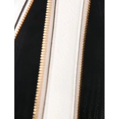 Vitello Phenix White Leather Double Zip Camera Crossbody Bag - Stylish & Chic 1BH079