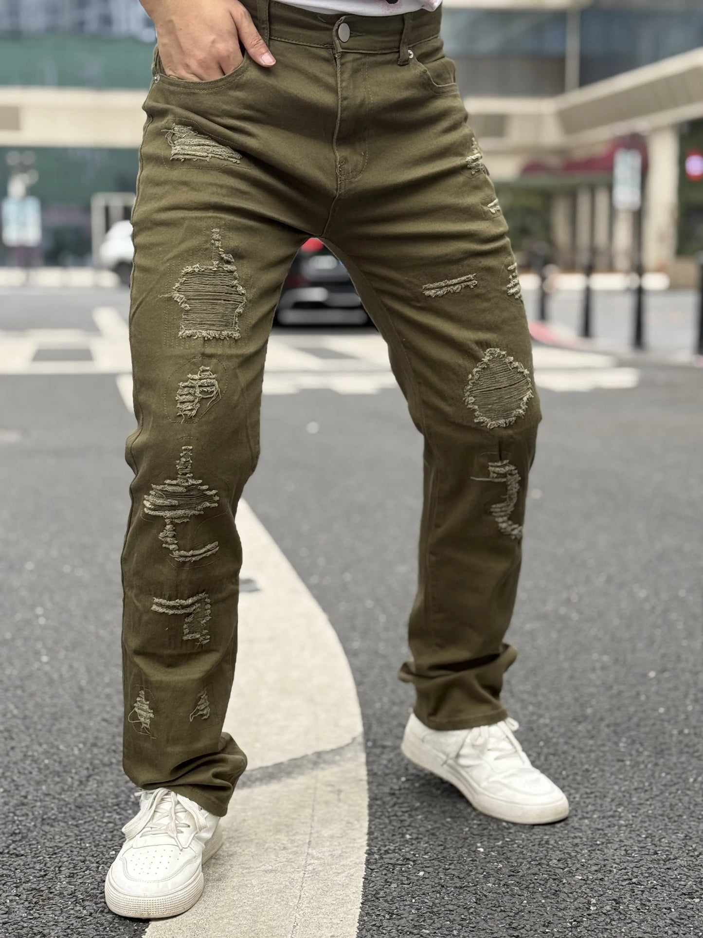 Fashionable Men's Jeans   Exquisite Embroidery   Patched And Mended Holes   Trendy And Versatile   Discounted And Free Shipping