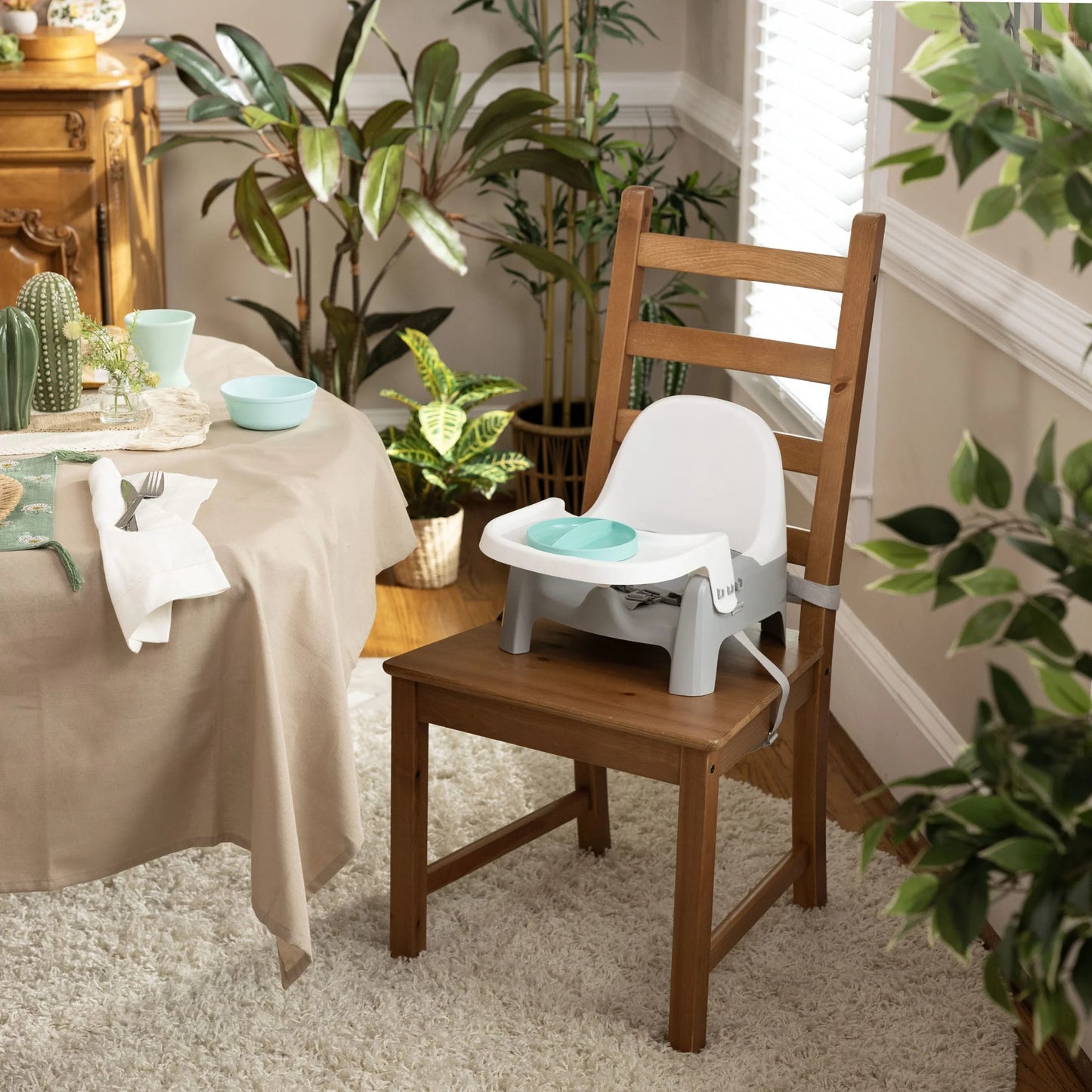 Deluxe Learn-To-Dine Feeding Seat - Perfect for Ages 6 Months to 3 Years in Vibrant Orange and Teal